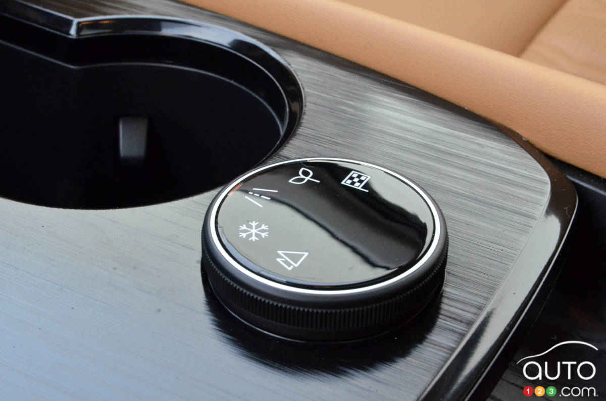 Nissan Rogue 2021, molette pour les modes de conduite